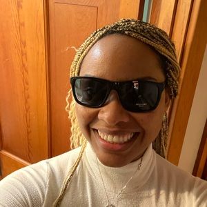 Meet your Posher, Kenia